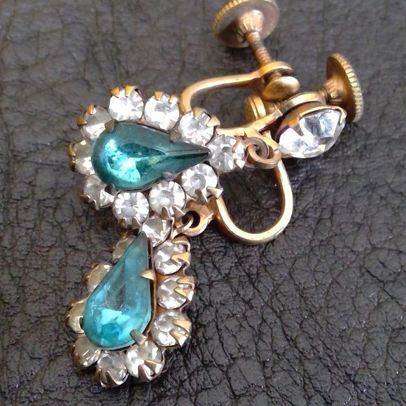 Vintage Screw Back Aqua and Clear Rhinestone Tear Drop Earrings - Picture 5 of 10